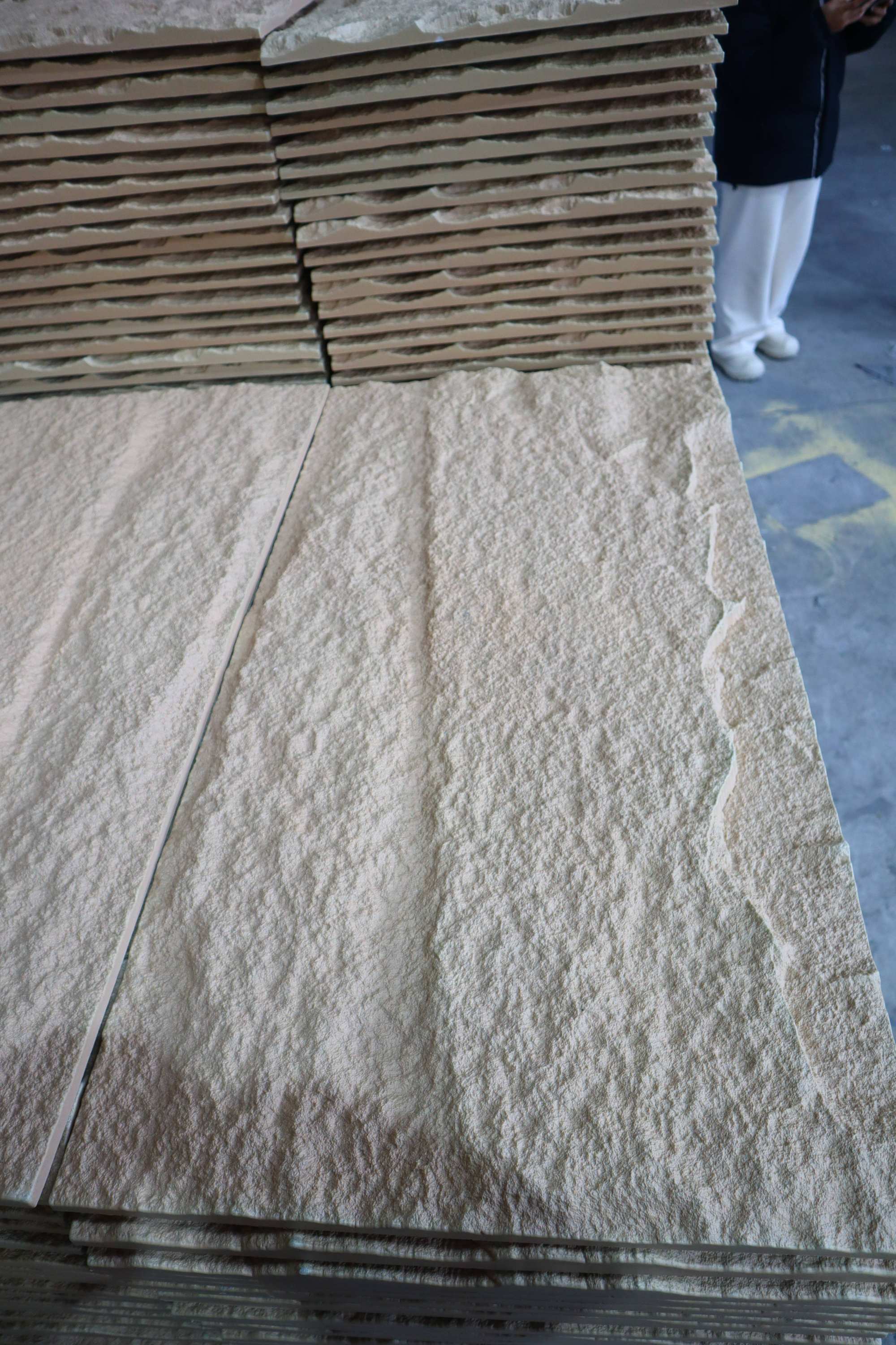 High-Grade Weather-Resistant PU Stone